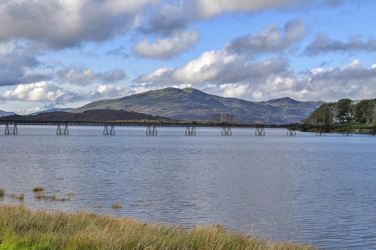 Villa Finest Retreats - Mountain View Trawsfynydd Esterno foto